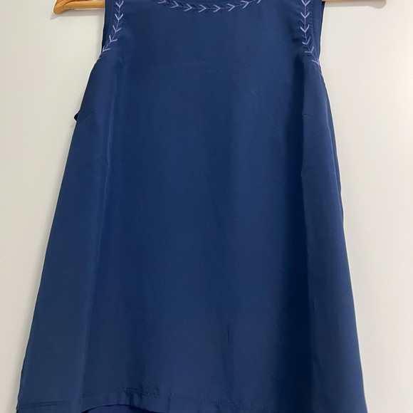 Various tank style tops - all xs (but fits like a S) or S (true to size) - Picture 4 of 14